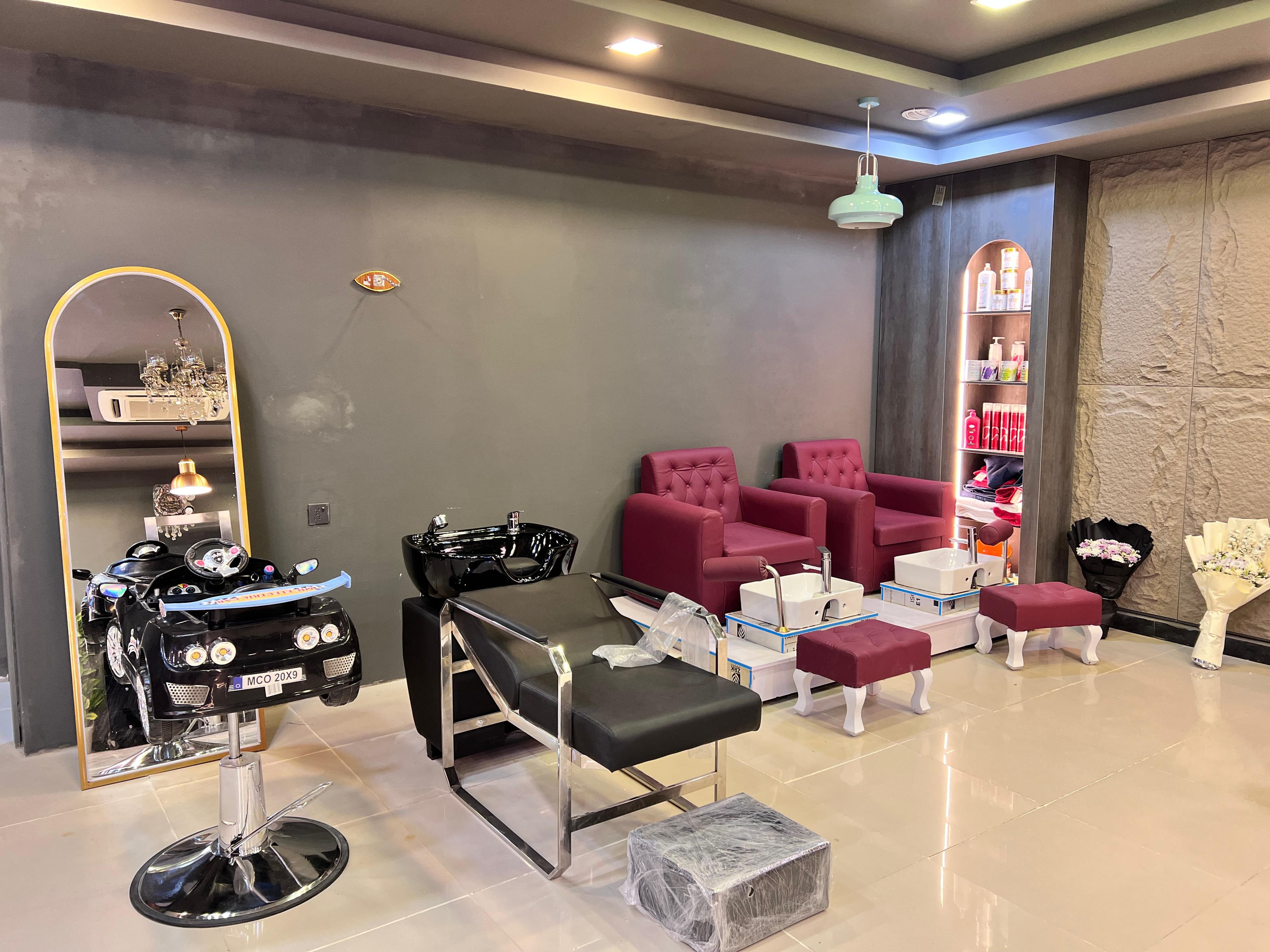 Professional barber station at Ryders Cuts with grooming tools